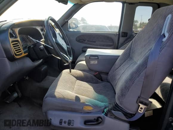 1999 Dodge 1500 с VIN 3B7HC13Z3XG101520, выставлен на аукционе Copart как лот 74957104 с пробегом 140 838 миль миль и Списание • Salvage title. История ставок и продаж доступна на DreamBid. Изображение 7.