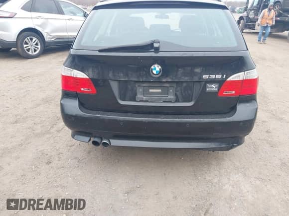 2010 BMW 5 Series 535i xDrive с VIN WBAPT7C57AC237801, выставлен на аукционе IAAI как лот 41495638 с пробегом 180 270 миль миль и . История ставок и продаж доступна на DreamBid. Изображение 6.