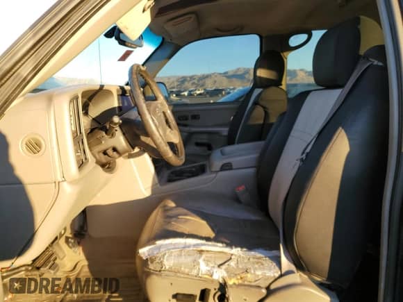 2003 Chevrolet Silverado 1500HD LT с VIN 1GCGC13U43F241300, выставлен на аукционе Copart как лот 79757644 с пробегом 163 860 миль миль и Списание • Salvage title. История ставок и продаж доступна на DreamBid. Изображение 7.