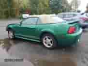 2001 Ford Mustang Deluxe z VIN 1FAFP44451F135778, wystawiony jako Copart lot #82387135 z przebiegiem 25 452 mil mil oraz Szkoda całkowita • Salvage title. Historia ofert i sprzedaży dostępna na DreamBid. Obrazek 2.