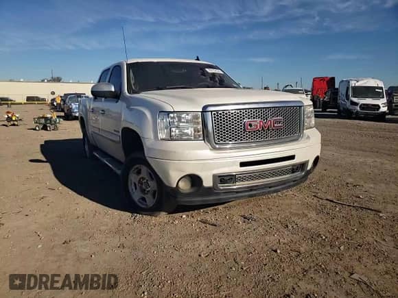 2010 GMC Sierra 1500 Denali z VIN 3GTRKXE27AG293882, wystawiony jako Copart lot #82752524 z przebiegiem 204 258 mil mil oraz Szkoda całkowita • Salvage title. Historia ofert i sprzedaży dostępna na DreamBid. Obrazek 10.