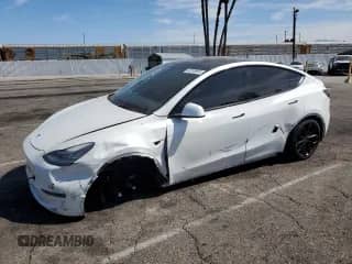 2021 Tesla Model Y Long Range with VIN 5YJYGDEE6MF160627, listed as a Copart auction lot 68788555 with 83,137 mi miles and Salvage title. Bid and sale history available at DreamBid. Image 1.