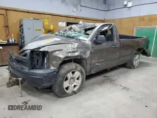 2014 Chevrolet Silverado 1500 Work Truck z VIN 1GCNKPEH0EZ172443, wystawiony jako Copart lot #81852075 z przebiegiem 143 921 mil mil oraz Szkoda całkowita • Salvage title. Historia ofert i sprzedaży dostępna na DreamBid. Obrazek 1.