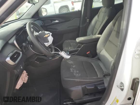 2022 Chevrolet TrailBlazer LS z VIN KL79MMS25NB074332, wystawiony jako Copart lot #87424575 z przebiegiem 43 732 mil mil oraz Szkoda całkowita • Salvage title. Historia ofert i sprzedaży dostępna na DreamBid. Obrazek 7.