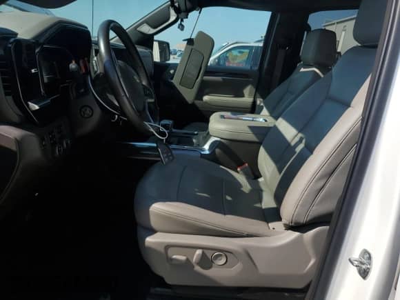 2022 Chevrolet Silverado 1500 LTZ with VIN 1GCUDGET6NZ507652, listed as a Copart auction lot 68886705 with 31,288 mi miles and Salvage title. Bid and sale history available at DreamBid. Image 7.