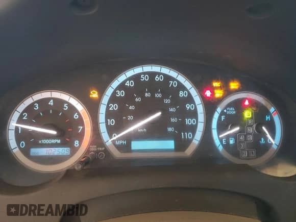 2004 Toyota Sienna XLE z VIN 5TDZA22CX4S194448, wystawiony jako Copart lot #60899125 z przebiegiem 102 509 mil mil oraz Czysty tytuł • Clean title. Historia ofert i sprzedaży dostępna na DreamBid. Obrazek 9.