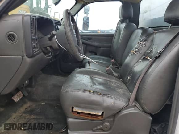 2006 Chevrolet Silverado 3500 с VIN 1GBJC34U36E271807, выставлен на аукционе Copart как лот 74018754 с пробегом Не указан миль и Списание • Salvage title. История ставок и продаж доступна на DreamBid. Изображение 7.