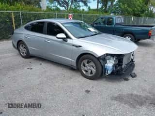 2025 Hyundai Sonata SE with VIN KMHL24JA6SA441114, listed as a IAAI auction lot 42930568 with 15,725 mi miles and . Bid and sale history available at DreamBid. Image 1.