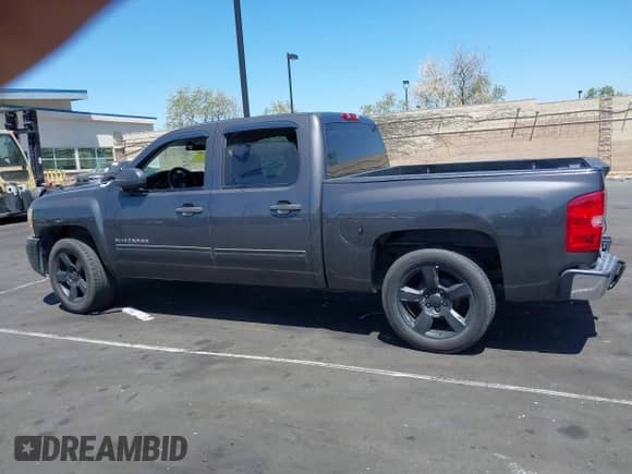 2011 Chevrolet Silverado 1500 LT с VIN 3GCPCSEA3BG117041, выставлен на аукционе IAAI как лот 41996824 с пробегом 259 389 миль миль и . История ставок и продаж доступна на DreamBid. Изображение 14.