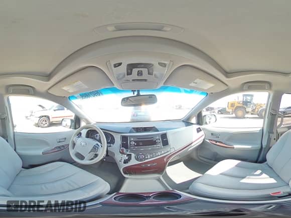 2014 Toyota Sienna Limited z VIN 5TDDK3DC2ES081069, wystawiony jako Copart lot #69018955 z przebiegiem 141 754 mil mil oraz Szkoda całkowita • Salvage title. Historia ofert i sprzedaży dostępna na DreamBid. Obrazek 15.
