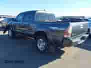 2015 Toyota Tacoma PreRunner z VIN 3TMJU4GN0FM185366, wystawiony jako IAAI lot #43316251 z przebiegiem 77 520 mil mil oraz . Historia ofert i sprzedaży dostępna na DreamBid. Obrazek 3.