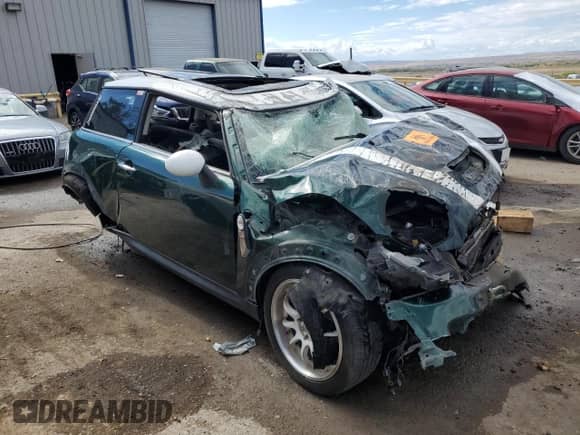 2011 MINI Hardtop S with VIN WMWSV3C57BTY24742, listed as a Copart auction lot 72329363 with Not provided miles and Non repairable. Bid and sale history available at DreamBid. Image 4.