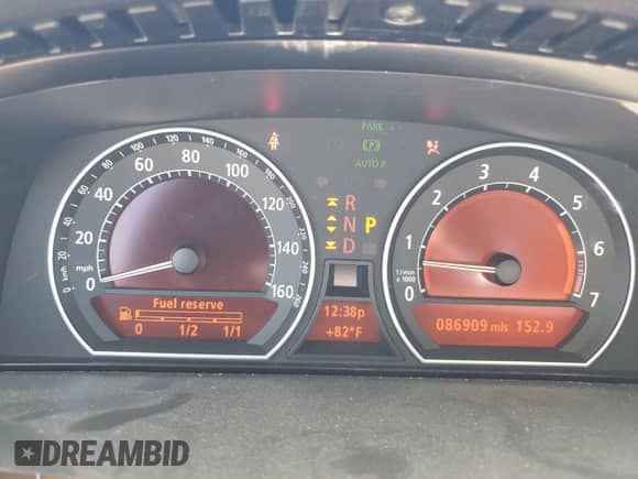 2006 BMW 7 Series 750i with VIN WBAHL83546DT02261, listed as a Copart auction lot 61686475 with 86,909 mi miles and Salvage title. Bid and sale history available at DreamBid. Image 9.