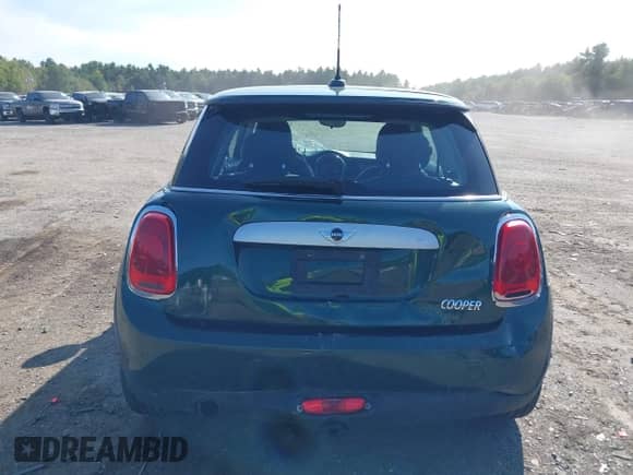 2015 MINI Hardtop z VIN WMWXM5C57F3A04447, wystawiony jako IAAI lot #43175332 z przebiegiem 84 307 mil mil oraz . Historia ofert i sprzedaży dostępna na DreamBid. Obrazek 16.