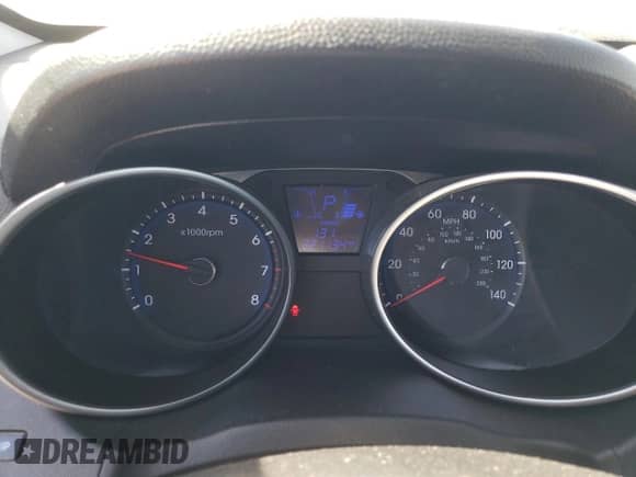 2011 Hyundai Tucson Limited с VIN KM8JU3AC1BU129617, выставлен на аукционе Copart как лот 66878435 с пробегом 221 134 миль миль и Списание • Salvage title. История ставок и продаж доступна на DreamBid. Изображение 9.