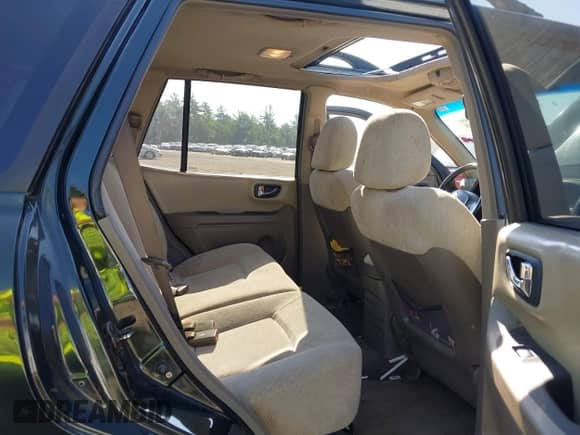 2006 Hyundai Santa Fe GLS z VIN KM8SC73D76U105963, wystawiony jako IAAI lot #42975606 z przebiegiem 199 634 mil mil oraz . Historia ofert i sprzedaży dostępna na DreamBid. Obrazek 8.