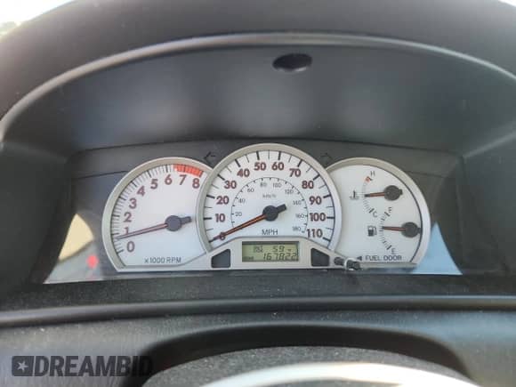 2005 Toyota Corolla LE с VIN 1NXBR32E65Z527433, выставлен на аукционе Copart как лот 85519815 с пробегом 167 822 миль миль и Списание • Salvage title. История ставок и продаж доступна на DreamBid. Изображение 9.