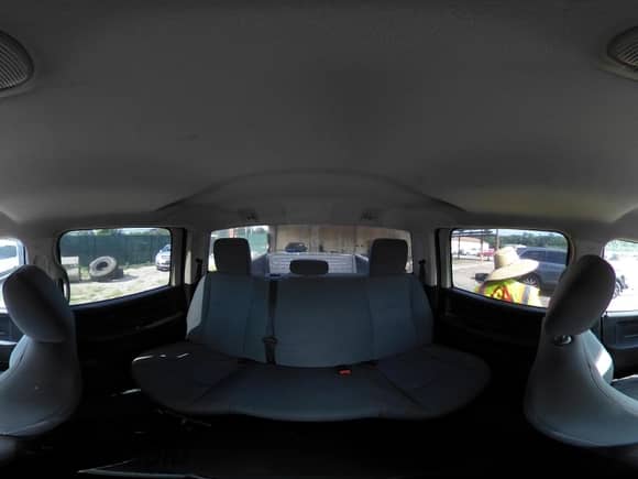 2013 Ram 1500 Express z VIN 1C6RR7KT5DS561177, wystawiony jako IAAI lot #42719713 z przebiegiem 138 986 mil mil oraz . Historia ofert i sprzedaży dostępna na DreamBid. Obrazek 18.