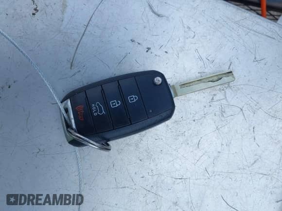 2019 Kia Sorento LX with VIN 5XYPG4A3XKG500996, listed as a IAAI auction lot 42689985 with 87,704 mi miles and . Bid and sale history available at DreamBid. Image 11.