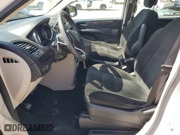 2016 Dodge Grand Caravan American Value z VIN 2C4RDGBG7GR316638, wystawiony jako Copart lot #86193035 z przebiegiem 136 960 mil mil oraz Czysty tytuł • Clean title. Historia ofert i sprzedaży dostępna na DreamBid. Obrazek 7.