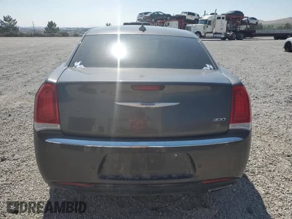 2018 Chrysler 300 Limited с VIN 2C3CCAEG6JH263952, выставлен на аукционе Copart как лот 64142595 с пробегом 80 888 миль миль и Списание • Salvage title. История ставок и продаж доступна на DreamBid. Изображение 6.