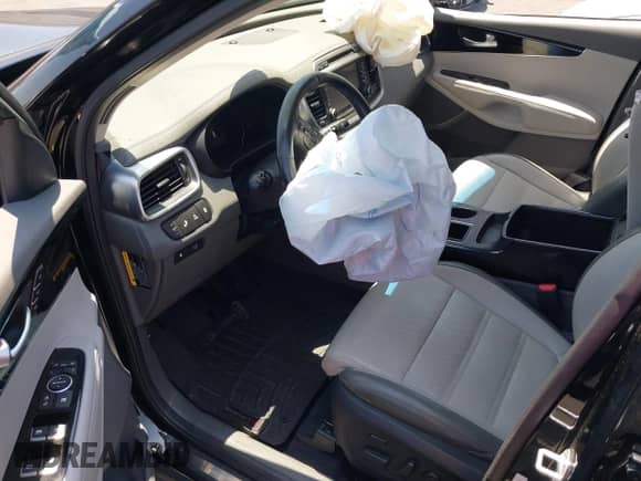 2016 Kia Sorento SXL with VIN 5XYPK4A53GG033928, listed as a IAAI auction lot 42639686 with 42,454 mi miles and . Bid and sale history available at DreamBid. Image 18.