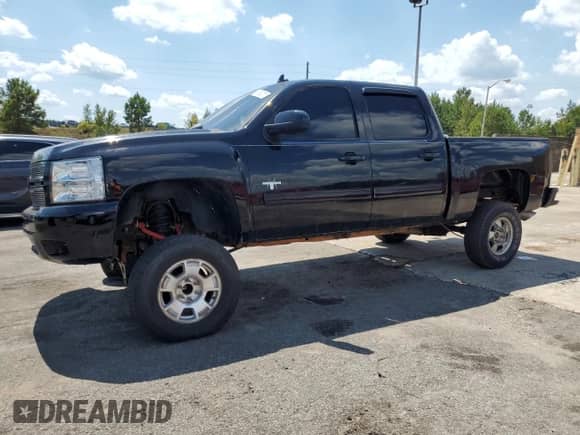 2013 Chevrolet Silverado 1500 LT с VIN 3GCPKSE77DG268295, выставлен на аукционе Copart как лот 70385215 с пробегом 167 473 миль миль и Списание • Salvage title. История ставок и продаж доступна на DreamBid. Изображение 1.
