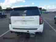 2023 Chevrolet Suburban Premier z VIN 1GNSKFKD9PR277989, wystawiony jako IAAI lot #42840745 z przebiegiem 79 299 mil mil oraz . Historia ofert i sprzedaży dostępna na DreamBid. Obrazek 16.
