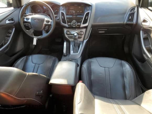 2013 Ford Focus Titanium with VIN 1FADP3J25DL141378, listed as a Copart auction lot 81845345 with 178,976 mi miles and Clean title. Bid and sale history available at DreamBid. Image 8.