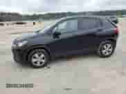 2020 Chevrolet Trax LS z VIN KL7CJKSB3LB092165, wystawiony jako Copart lot #68280385 z przebiegiem 98 736 mil mil oraz Szkoda całkowita • Salvage title. Historia ofert i sprzedaży dostępna na DreamBid. Obrazek 1.