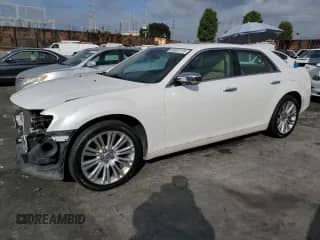 2011 Chrysler 300 Limited с VIN 2C3CA5CG7BH537337, выставлен на аукционе Copart как лот 85932115 с пробегом 101 792 миль миль и Списание • Salvage title. История ставок и продаж доступна на DreamBid. Изображение 1.