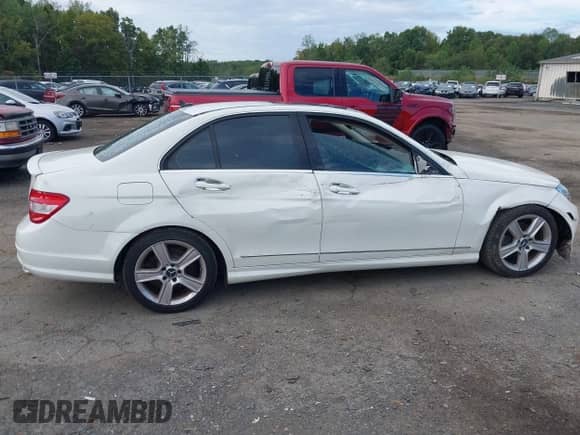 2010 Mercedes-Benz C 300 Sport с VIN WDDGF8BB9AF485480, выставлен на аукционе IAAI как лот 43319384 с пробегом 181 346 миль миль и . История ставок и продаж доступна на DreamBid. Изображение 6.