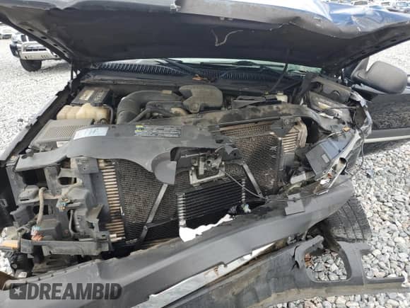 2004 Chevrolet Silverado 2500HD LS с VIN 1GCHC23224F217880, выставлен на аукционе Copart как лот 85535835 с пробегом 185 328 миль миль и На запчасти • Non repairable. История ставок и продаж доступна на DreamBid. Изображение 11.