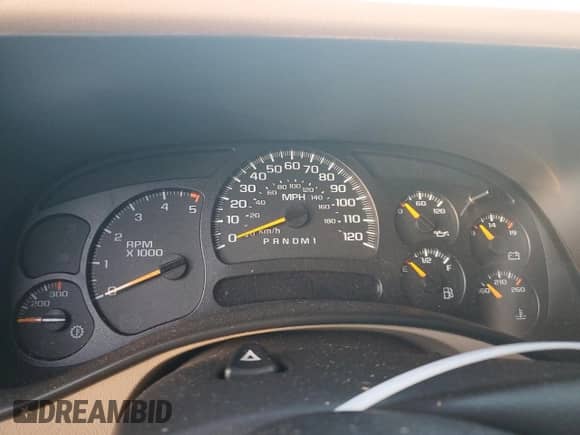 2006 Chevrolet Silverado 2500HD LT3 z VIN 1GCHK23D56F156919, wystawiony jako Copart lot #84831324 z przebiegiem Nie podano mil oraz Nie do naprawy • Non repairable. Historia ofert i sprzedaży dostępna na DreamBid. Obrazek 9.