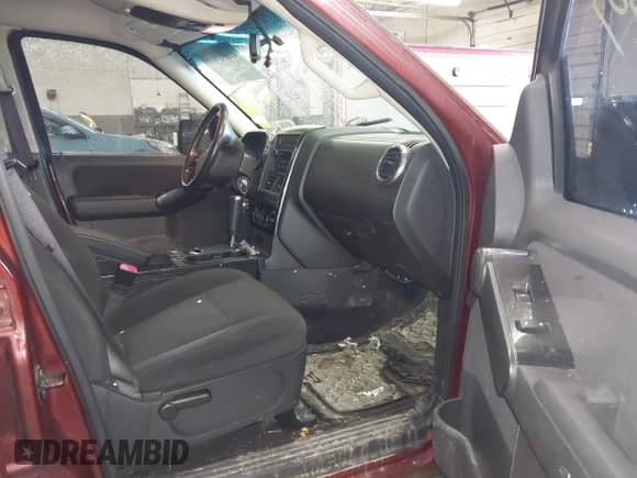 2010 Ford Explorer with VIN 1FMEU7D89AUB13941, listed as a IAAI auction lot 41651307 with 201,322 mi miles and . Bid and sale history available at DreamBid. Image 5.