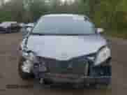 2013 Toyota Sienna LE AAS z VIN 5TDKK3DC1DS297906, wystawiony jako Copart lot #80861385 z przebiegiem 271 635 mil mil oraz Szkoda całkowita • Salvage title. Historia ofert i sprzedaży dostępna na DreamBid. Obrazek 5.