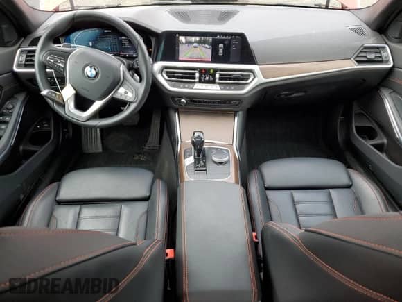 2021 BMW 3 Series 330e xDrive z VIN 3MW5P9J06M8B90884, wystawiony jako Copart lot #50043555 z przebiegiem 9 994 mil mil oraz Szkoda całkowita • Salvage title. Historia ofert i sprzedaży dostępna na DreamBid. Obrazek 8.