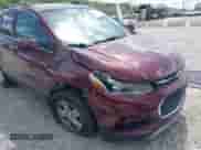 2017 Chevrolet Trax LT z VIN 3GNCJPSBXHL148700, wystawiony jako IAAI lot #43057755 z przebiegiem 144 564 mil mil oraz . Historia ofert i sprzedaży dostępna na DreamBid. Obrazek 6.