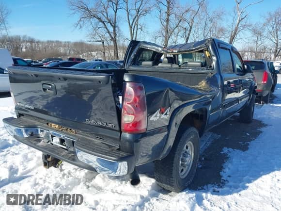 2003 Chevrolet Silverado 2500HD LS с VIN 1GCHK23U93F131856, выставлен на аукционе IAAI как лот 41235689 с пробегом 101 907 миль миль и . История ставок и продаж доступна на DreamBid. Изображение 4.