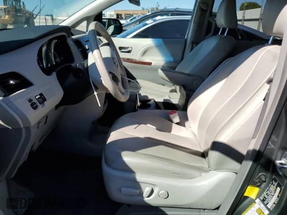 2013 Toyota Sienna XLE with VIN 5TDYK3DC7DS314816, listed as a Copart auction lot 81985845 with 105,952 mi miles and Salvage title. Bid and sale history available at DreamBid. Image 7.
