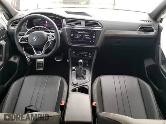 2024 Volkswagen Tiguan SE R-Line Black с VIN 3VV8B7AX6RM073953, выставлен на аукционе Copart как лот 70685835 с пробегом 11 419 миль миль и Списание • Salvage title. История ставок и продаж доступна на DreamBid. Изображение 8.