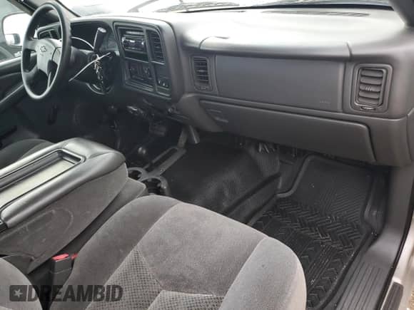 2005 Chevrolet Silverado 1500 Z71 with VIN 1GCEK14T35E218468, listed as a Copart auction lot 65709095 with 135,613 mi miles and Clean title. Bid and sale history available at DreamBid. Image 8.