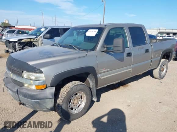 2002 Chevrolet Silverado 2500HD LS with VIN 1GCHK23182F194743, listed as a IAAI auction lot 43521794 with 284,628 mi miles and . Bid and sale history available at DreamBid. Image 2.