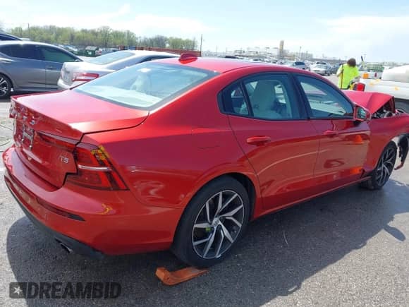 2019 Volvo S60 Momentum with VIN 7JR102FK8KG010019, listed as a IAAI auction lot 42011421 with 58,522 mi miles and . Bid and sale history available at DreamBid. Image 4.