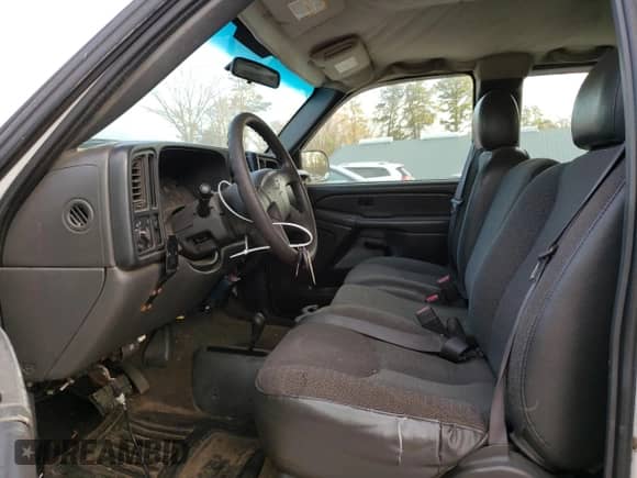 2006 Chevrolet Silverado 2500HD LS с VIN 1GCHK29UX6E158520, выставлен на аукционе Copart как лот 79339524 с пробегом Не указан миль и На запчасти • Non repairable. История ставок и продаж доступна на DreamBid. Изображение 7.