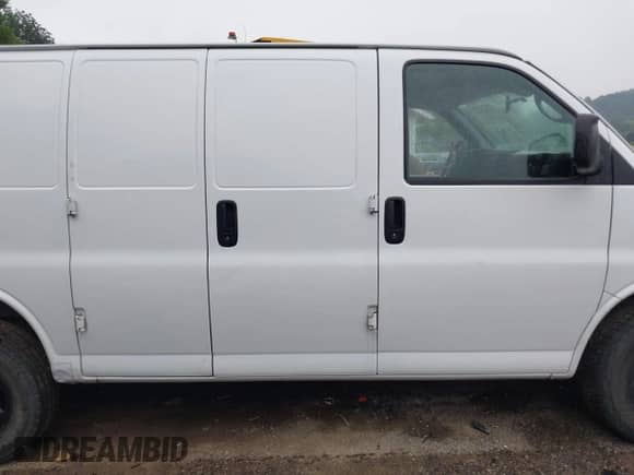 2008 Chevrolet Express Cargo z VIN 1GCFG15XX81186380, wystawiony jako IAAI lot #42687995 z przebiegiem 78 405 mil mil oraz . Historia ofert i sprzedaży dostępna na DreamBid. Obrazek 14.