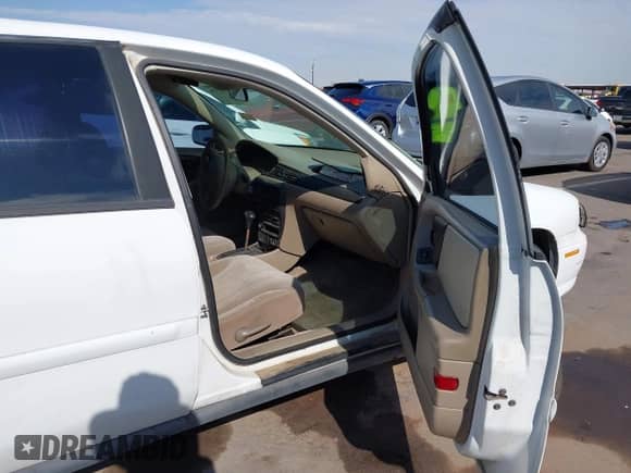 2005 Chevrolet Malibu Classic z VIN 1G1ND52F85M103135, wystawiony jako IAAI lot #43132176 z przebiegiem 161 526 mil mil oraz . Historia ofert i sprzedaży dostępna na DreamBid. Obrazek 5.