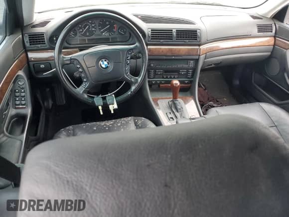 1999 BMW 7 Series 740iL z VIN WBAGH8334XDP05816, wystawiony jako Copart lot #73872874 z przebiegiem Nie podano mil oraz Nie do naprawy • Non repairable. Historia ofert i sprzedaży dostępna na DreamBid. Obrazek 8.