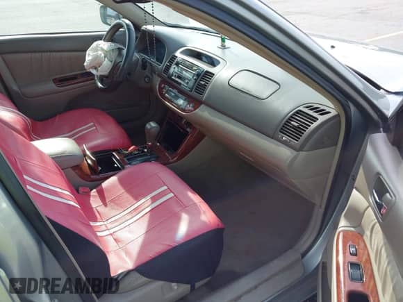 2005 Toyota Camry LE с VIN 4T1BF30K05U596653, выставлен на аукционе IAAI как лот 42482189 с пробегом 242 939 миль миль и . История ставок и продаж доступна на DreamBid. Изображение 5.