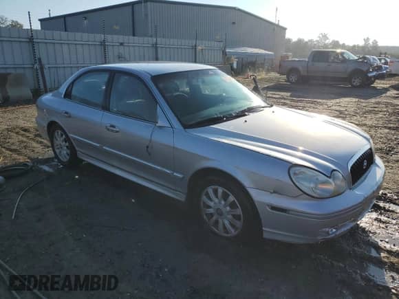 2004 Hyundai Sonata GLS z VIN KMHWF35H44A959602, wystawiony jako Copart lot #72344984 z przebiegiem 76 848 mil mil oraz Szkoda całkowita • Salvage title. Historia ofert i sprzedaży dostępna na DreamBid. Obrazek 4.